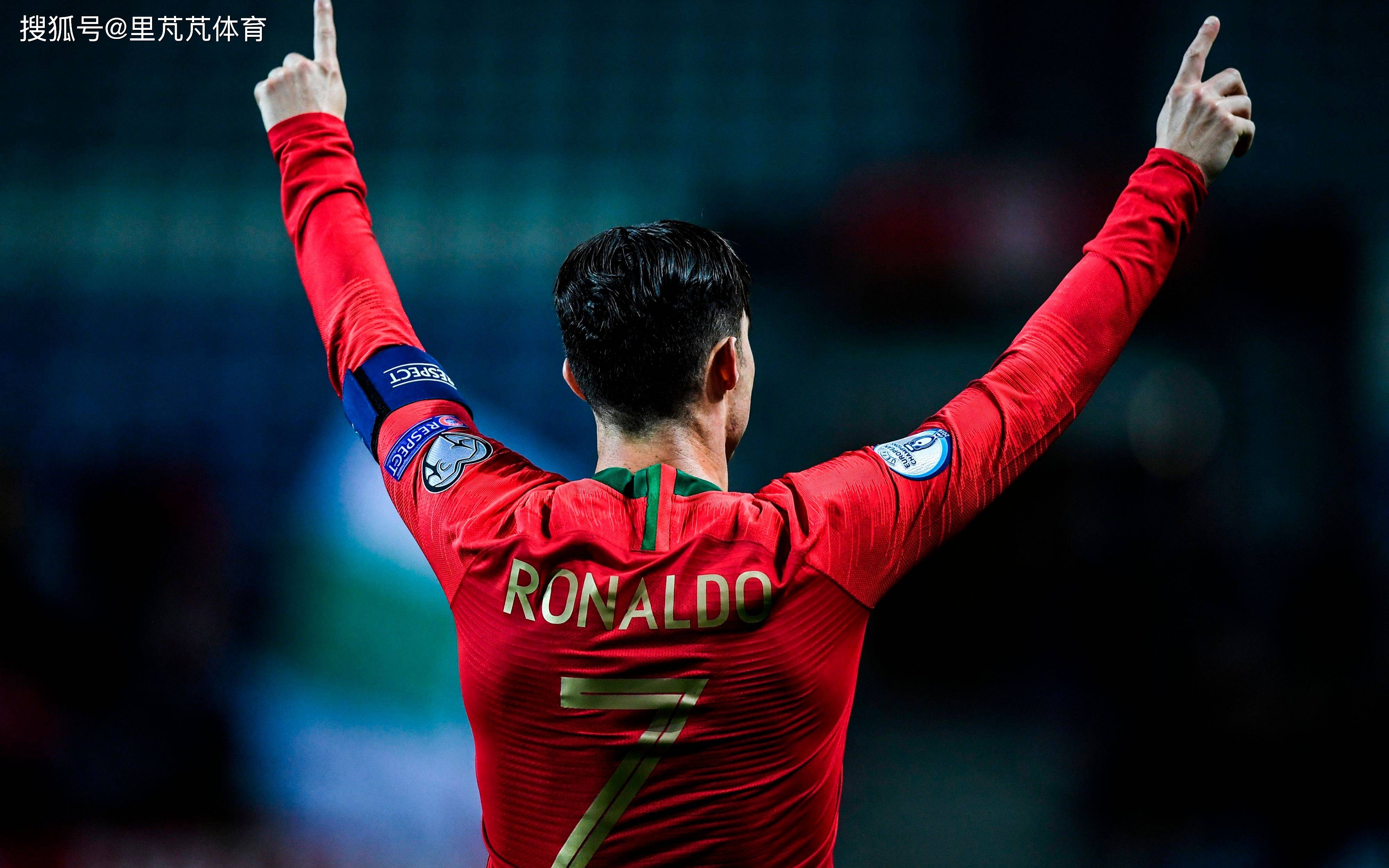 禁区爆射破门，39岁胡尔克达成生涯500球里程碑（39岁胡尔克禁区重炮破网，职业生涯第500球达成）