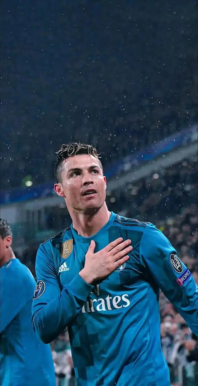 扎戈：托蒂睡觉打呼噜还说梦话；吐西蒙尼口水是因他故意挑衅（扎戈爆料：托蒂睡觉会打呼也会说梦话；向西蒙尼吐口水因其刻意挑衅）