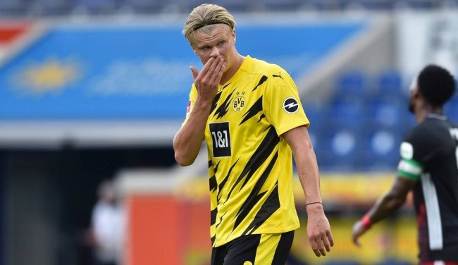 11球5助惊艳一赛季！王钰栋获2025年中超最佳青年球员（凭借11球5助的高光数据，王钰栋荣膺2025中超最佳青年球员）