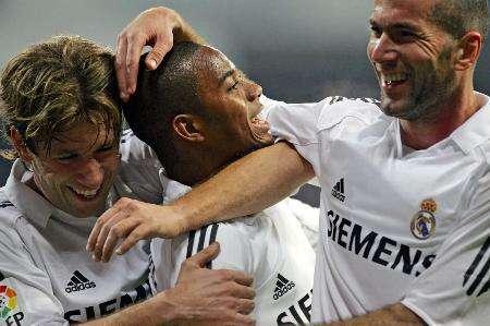 大二男生休学当残特奥会领跑员残特奥会田径女选手哪吒头亮相夺银（大二生休学赴残特奥会任领跑员，田径女将哪吒头出战摘银）