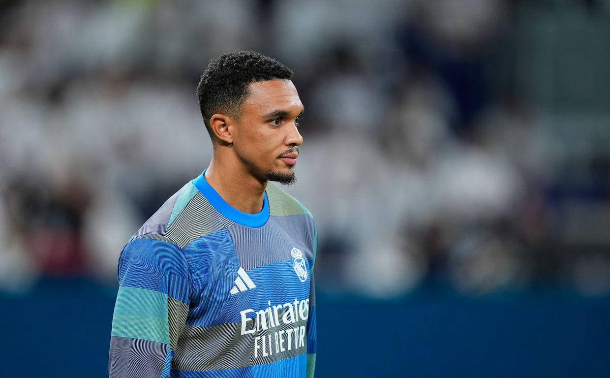 前11轮仅打进12球，斯基拉：罗马想在冬窗买新前锋和右脚边锋（前11轮仅12球，斯基拉称罗马冬窗寻觅新中锋与右脚边锋）